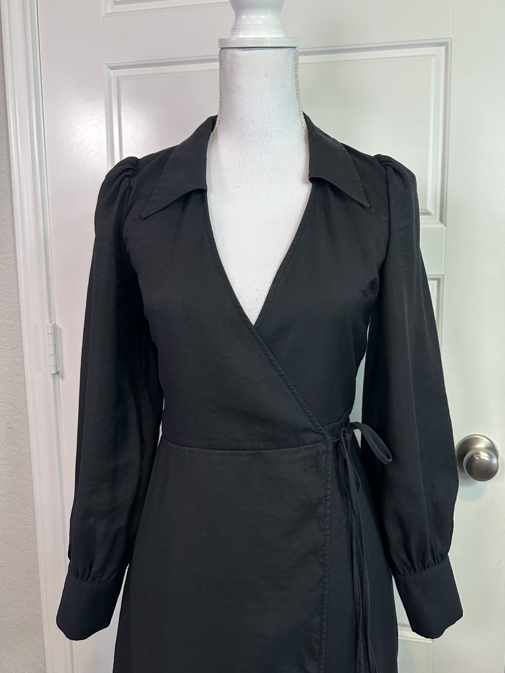 & Other Stories Paris Atelier Black Puff Sleeve Side Tie Wrap Dress Size 34 - Picture 3 of 14